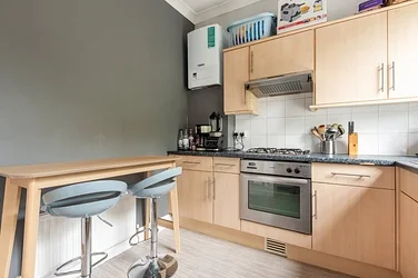 Flat Stratheden Road in Greater London