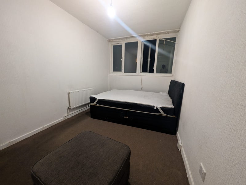 Room Allwood Close in Greater London