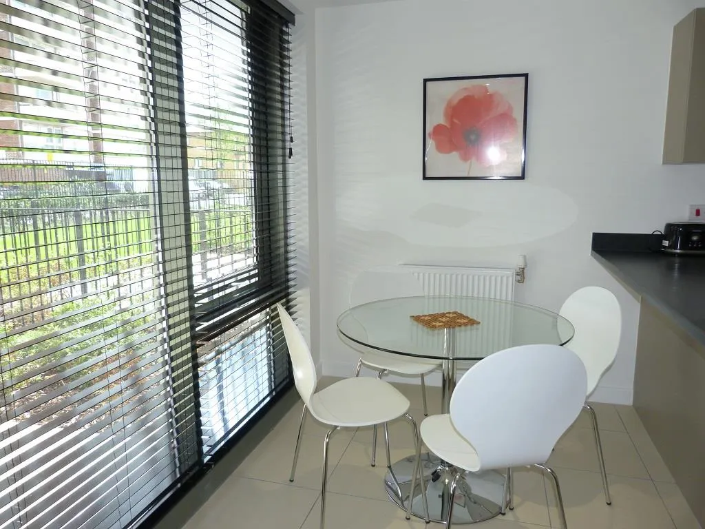 Flat Ben Jonson Road in Greater London