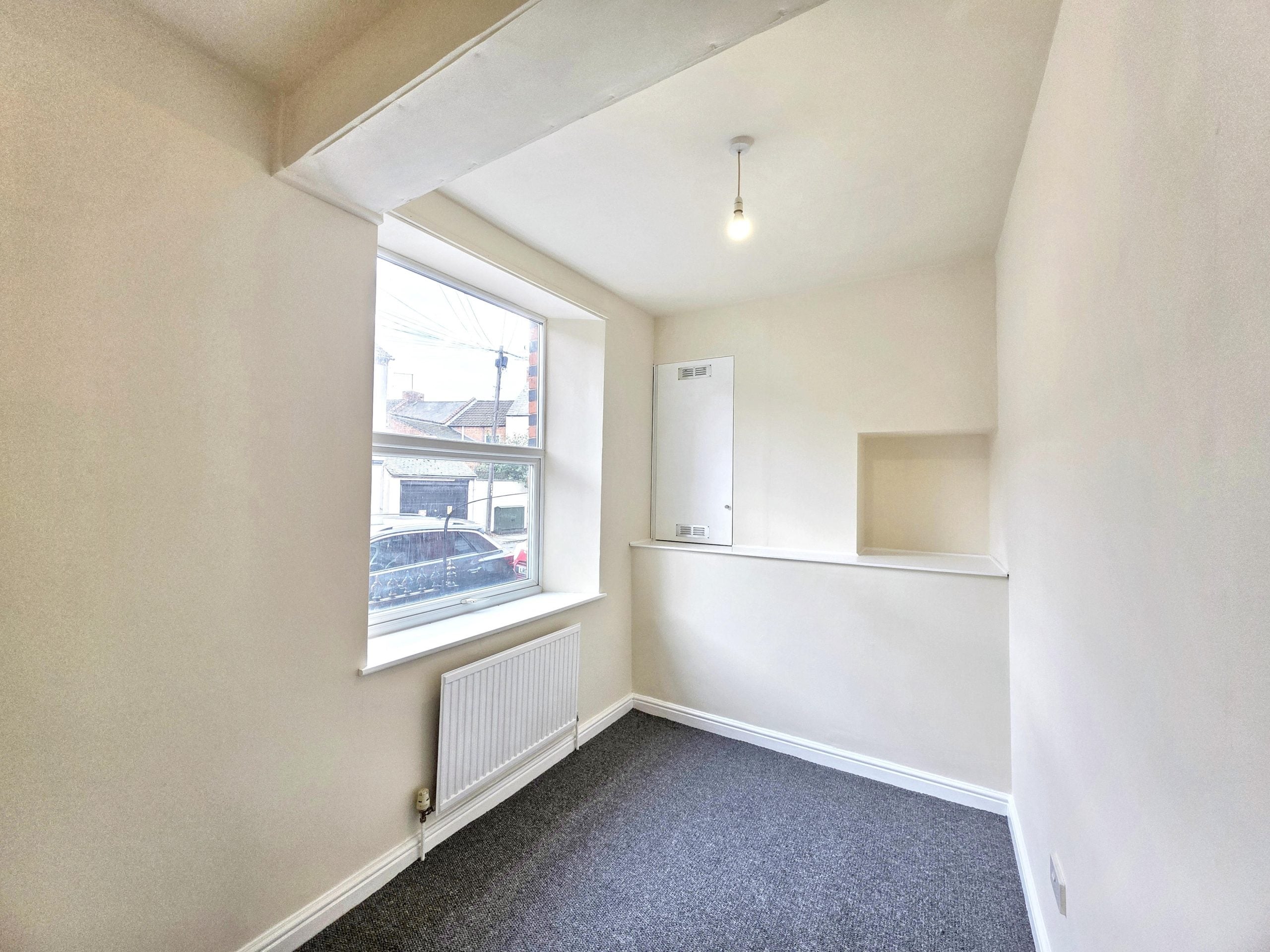 Flat Vernon Terrace in Northampton