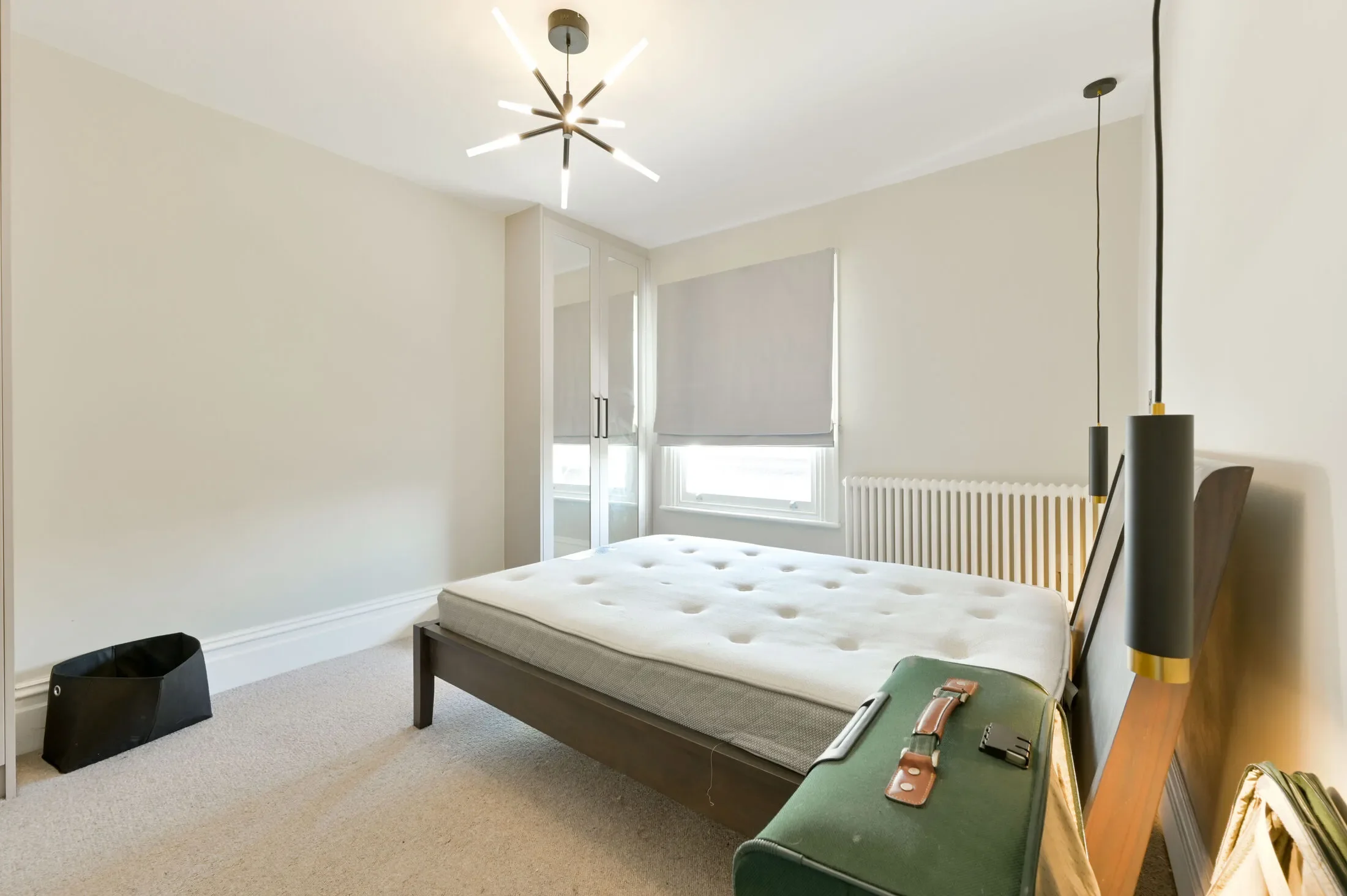 Flat Frithville Gardens in Greater London