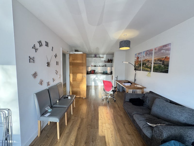 Room Marionville Road in City of Edinburgh