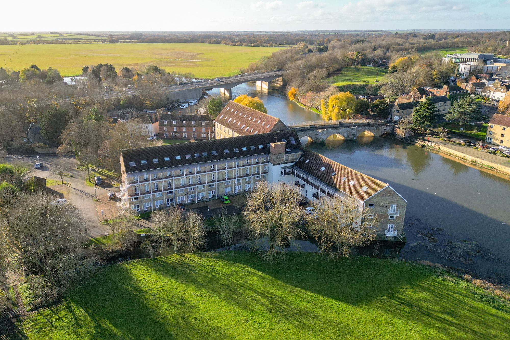 Flat Bridge Place in Huntingdonshire