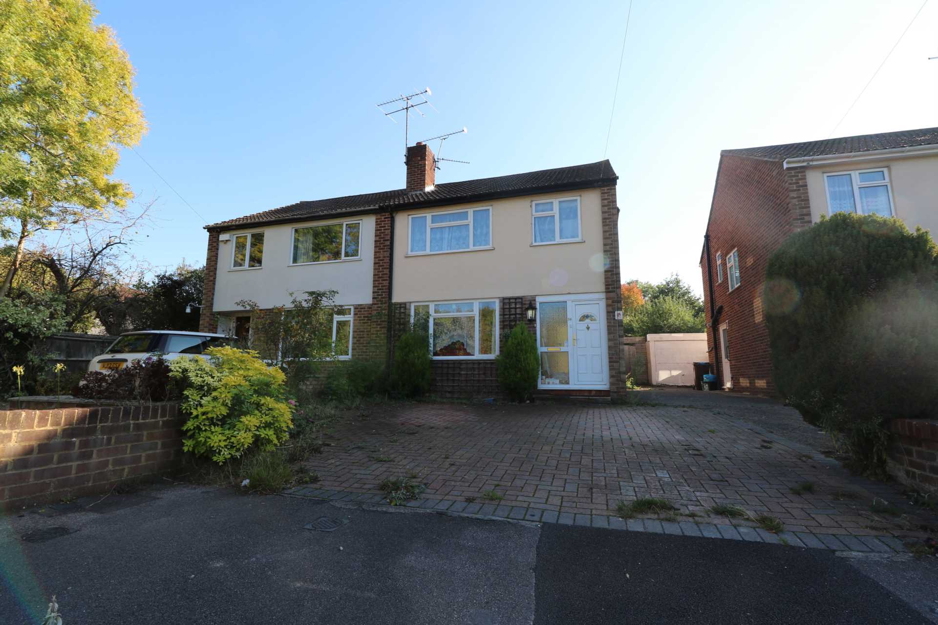 House Henley Wood Road in Reading