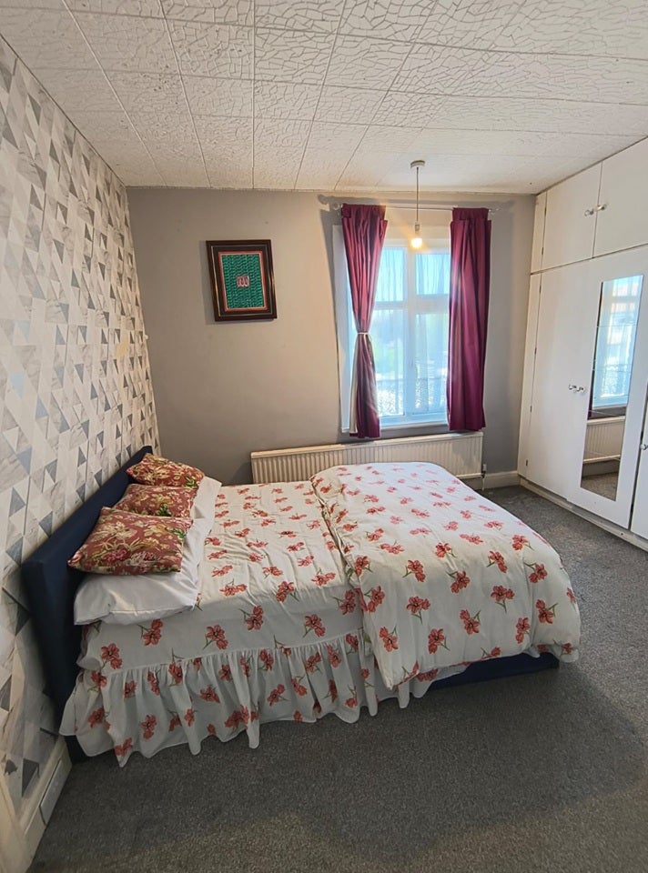 Room Aldborough Road South in Greater London