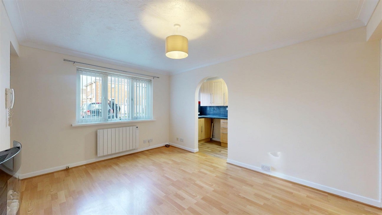 Flat Louviers Road in Weymouth