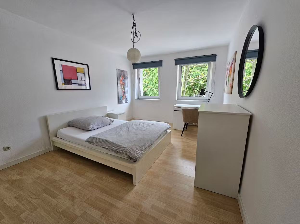 Zimmer Oeder Weg in Frankfurt am Main