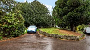 Flat Stoneleigh Park Road in Epsom and Ewell