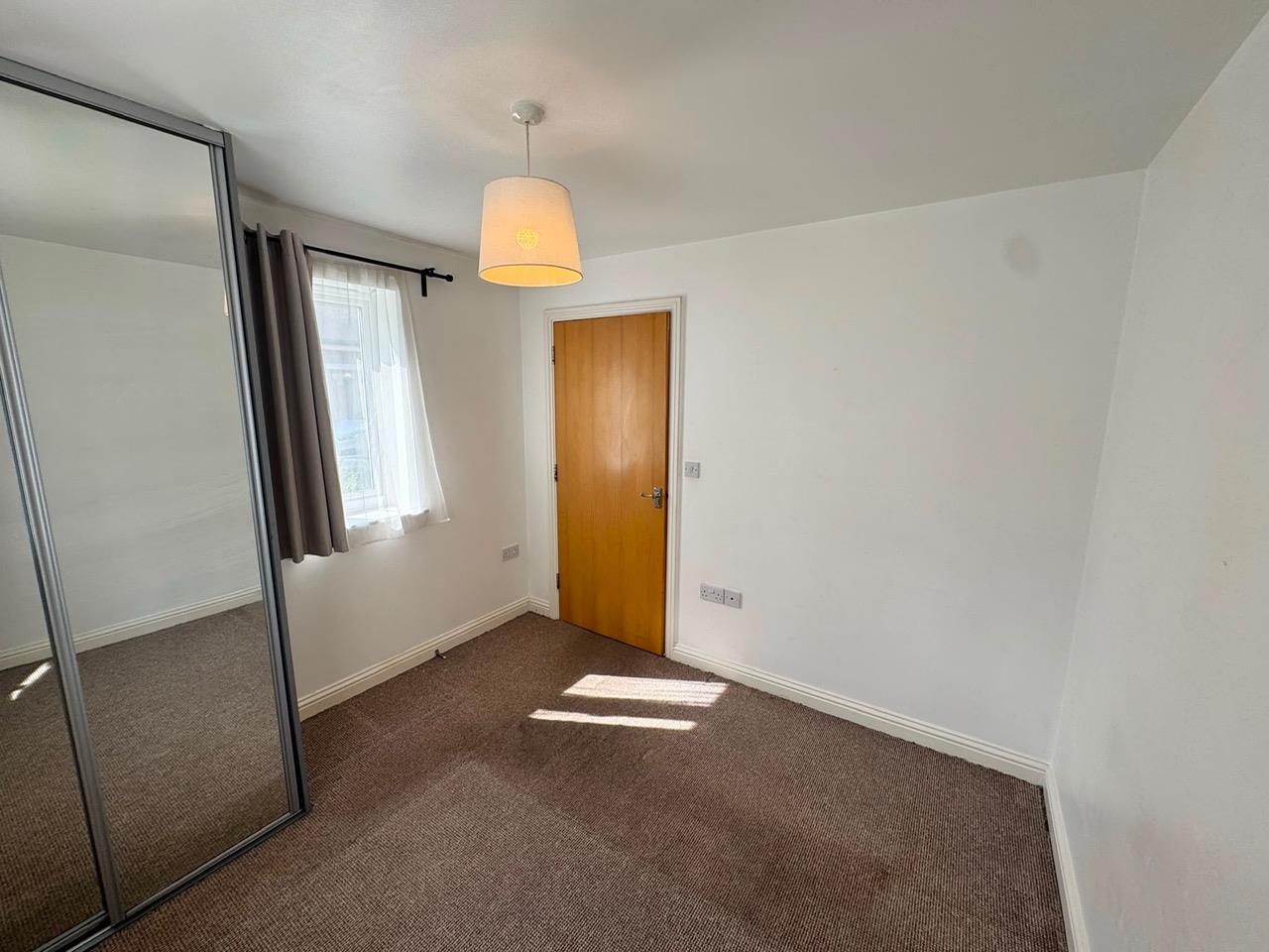 Flat Felthambrook Way in London