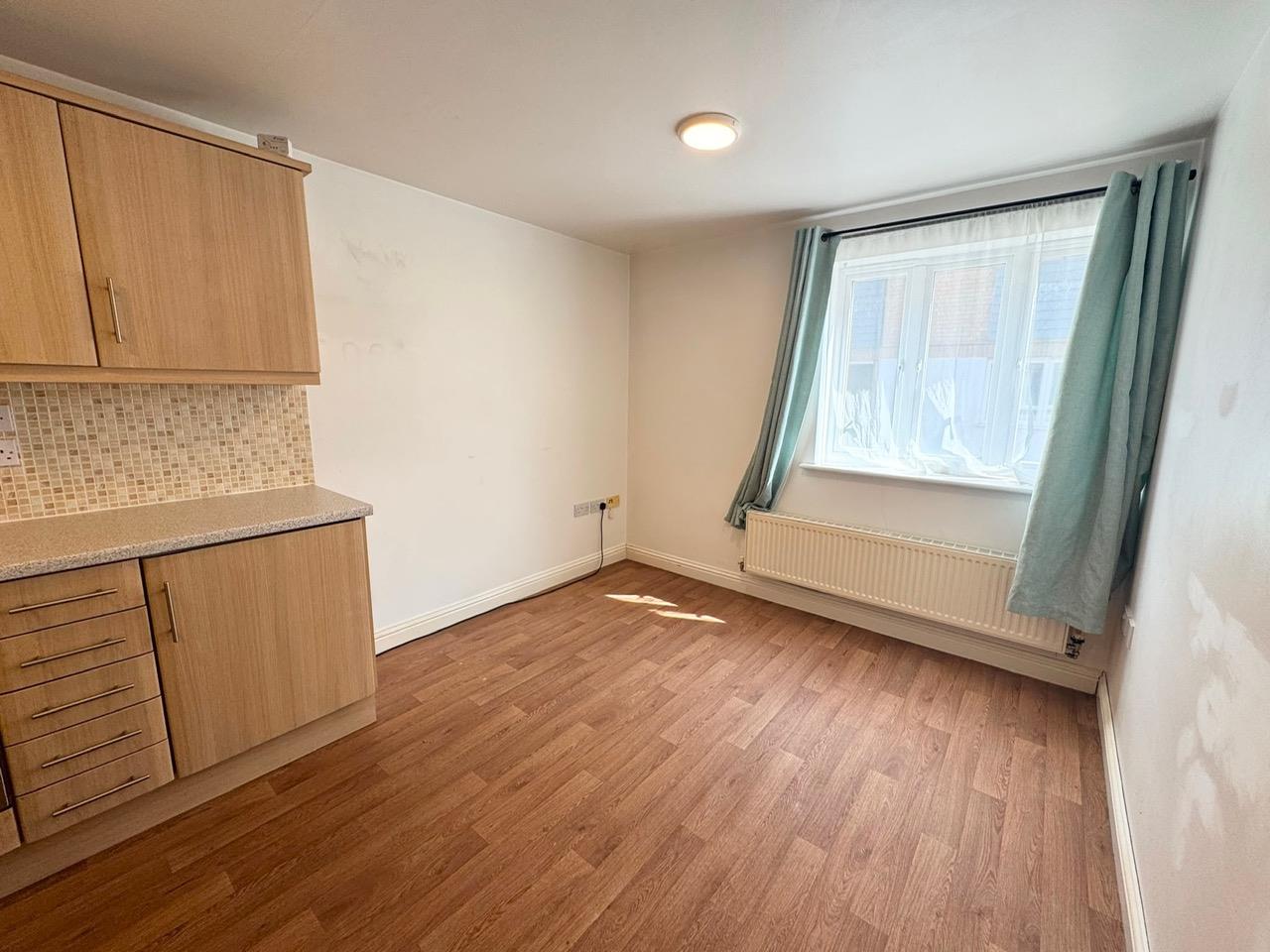 Flat Felthambrook Way in London