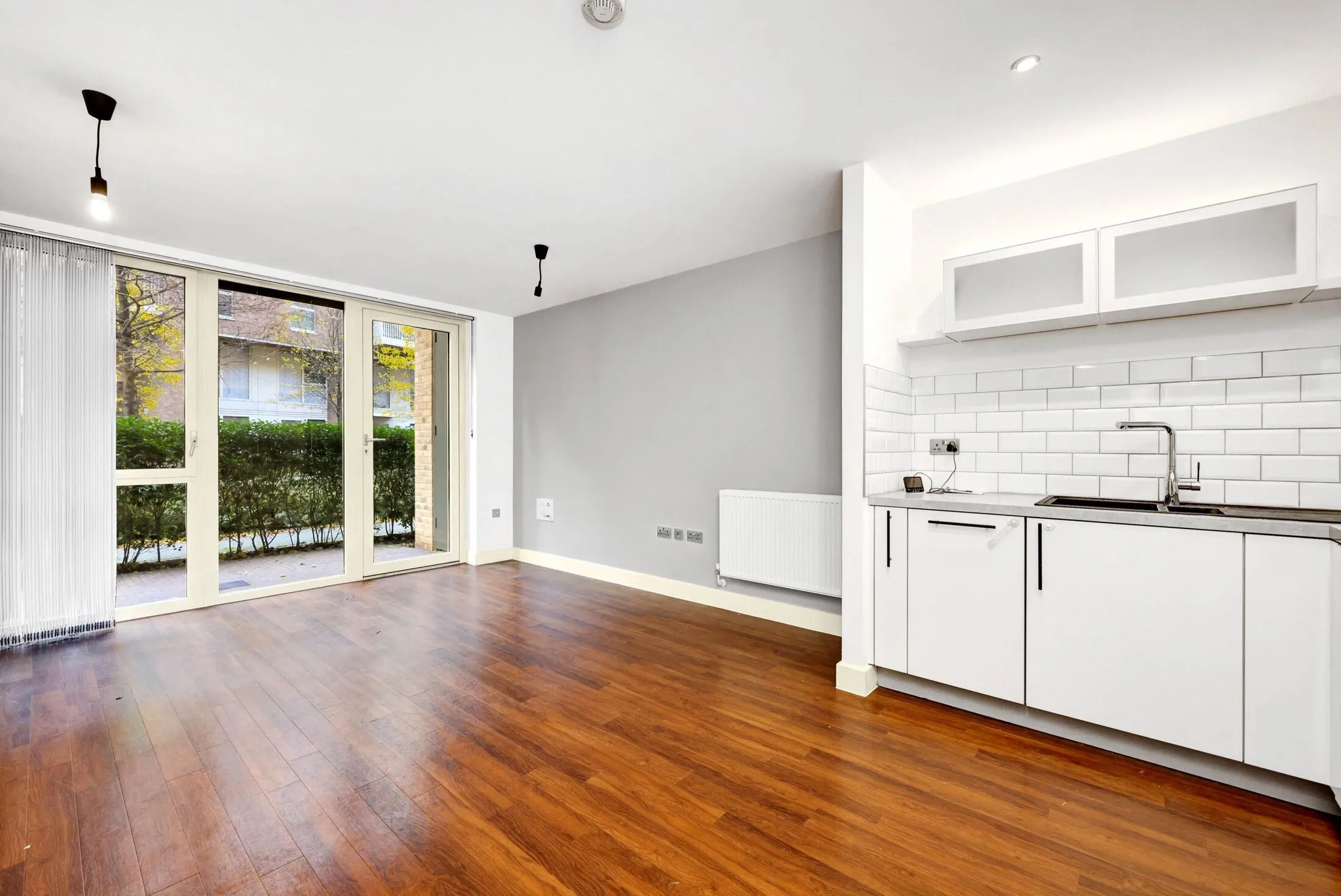 Flat Oxley Square in Greater London