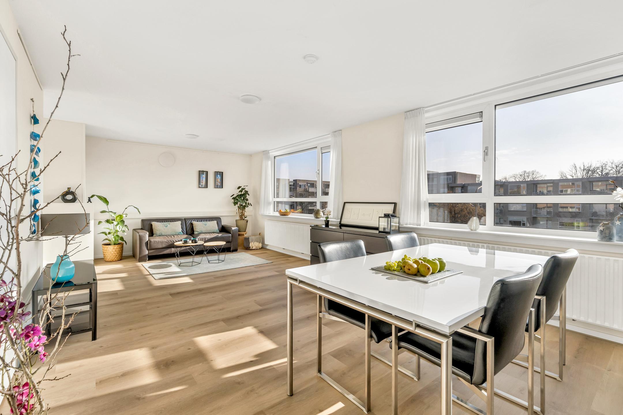 Appartement te koop: Van Riebeeckweg 43B, Hilversum