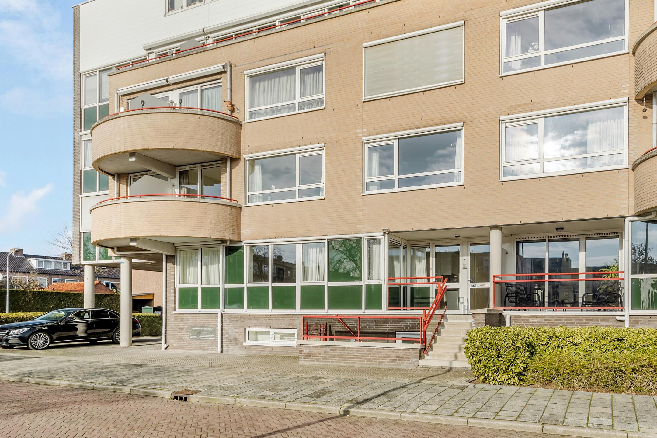 Appartement te koop: Van Riebeeckweg 43B, Hilversum