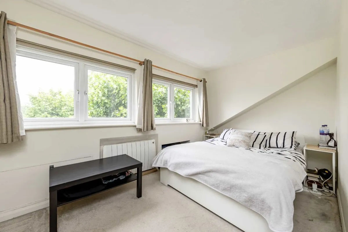 Flat Cromwell Grove in Greater London