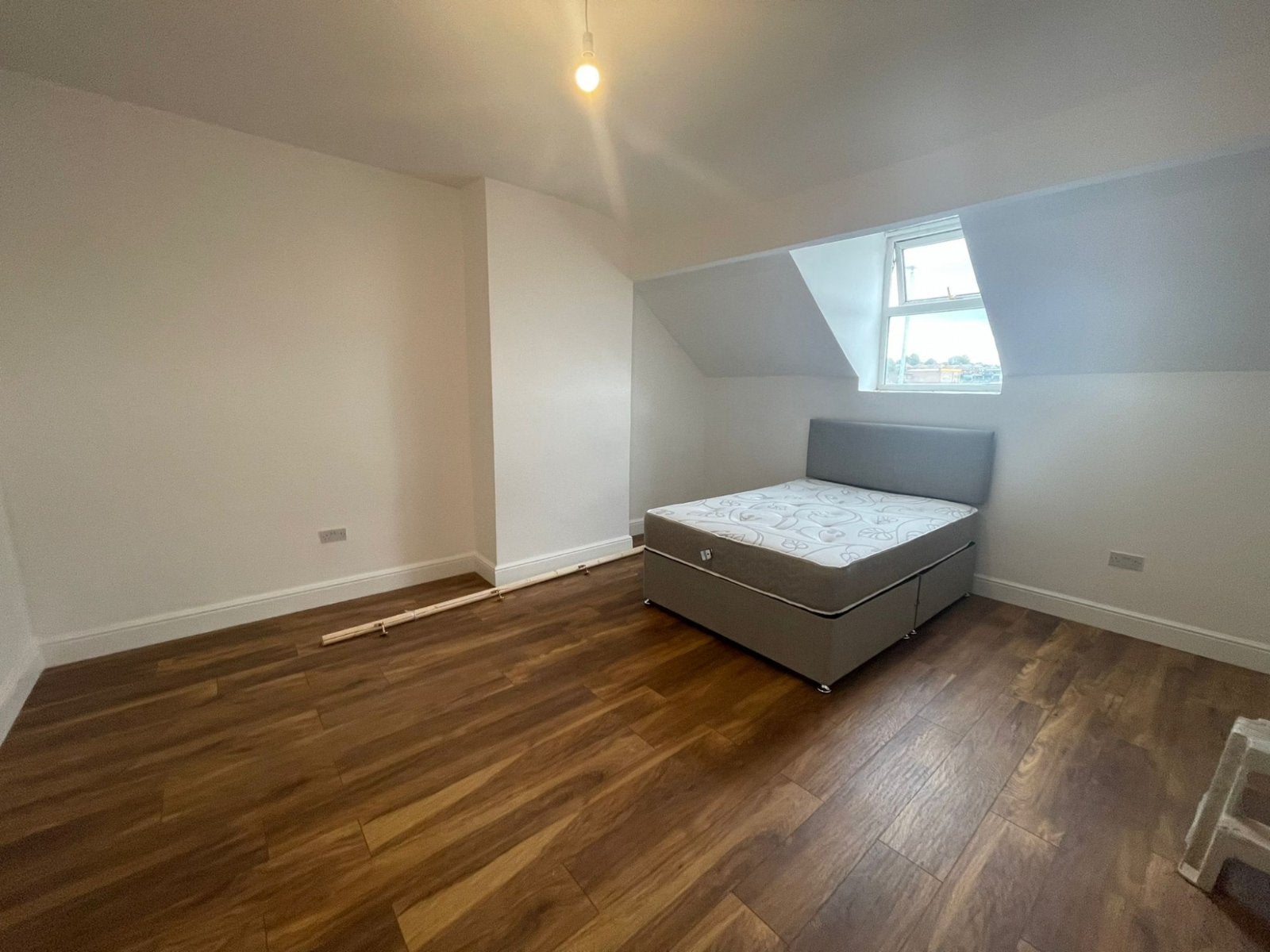 Flat Meanwood Road in Leeds