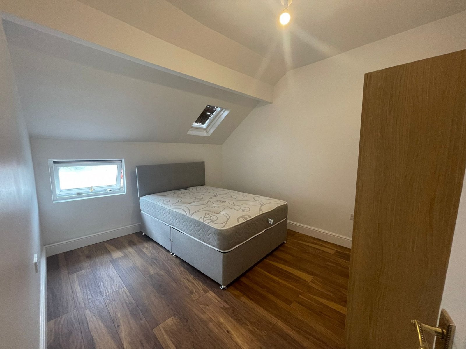 Flat Meanwood Road in Leeds