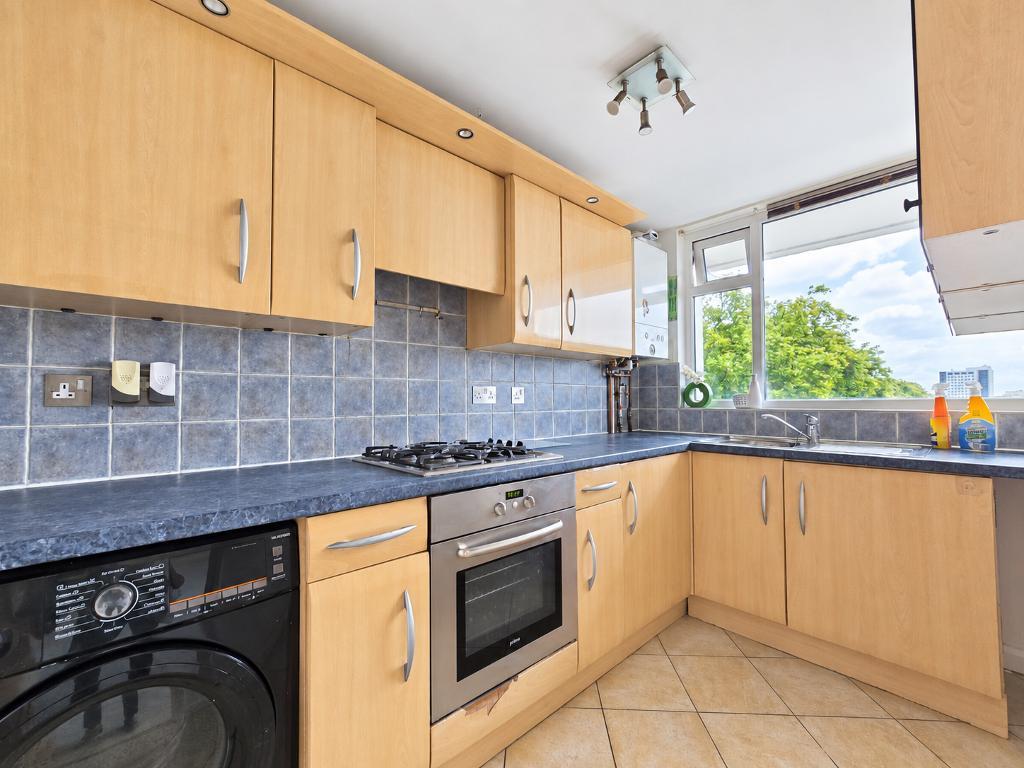 Flat Chichester Road in Southend-on-Sea