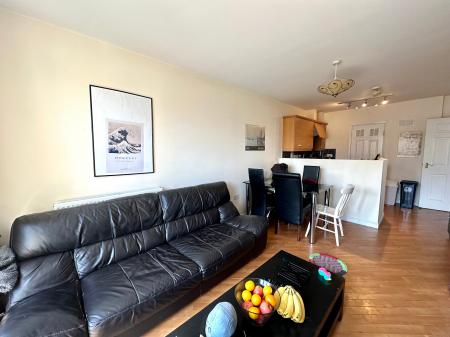 Flat Hampden Gardens in Cambridge