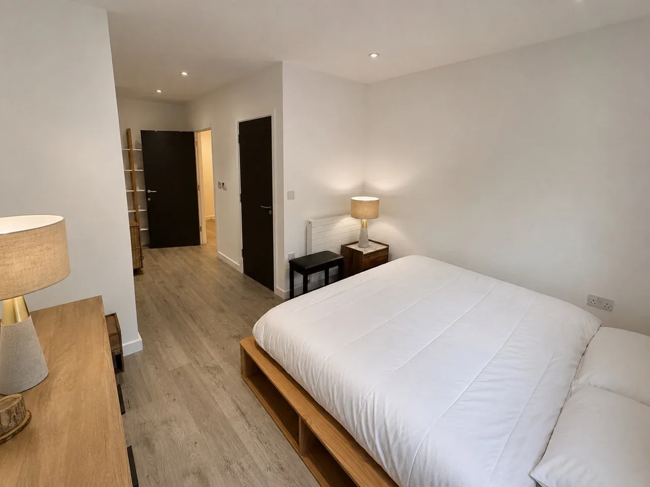 Flat Hatcham Street in Greater London