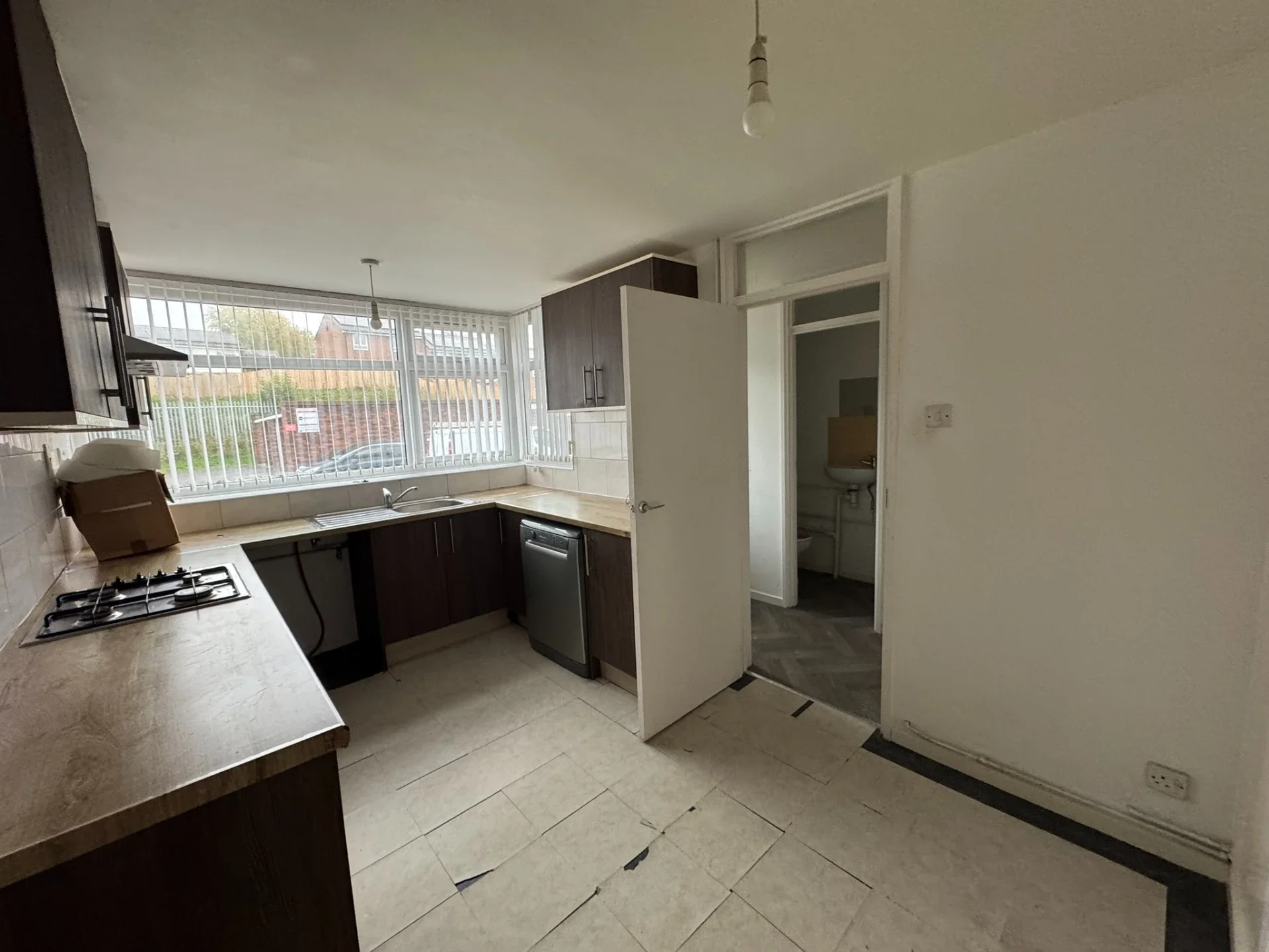 Flat Lulworth Close in Leicester
