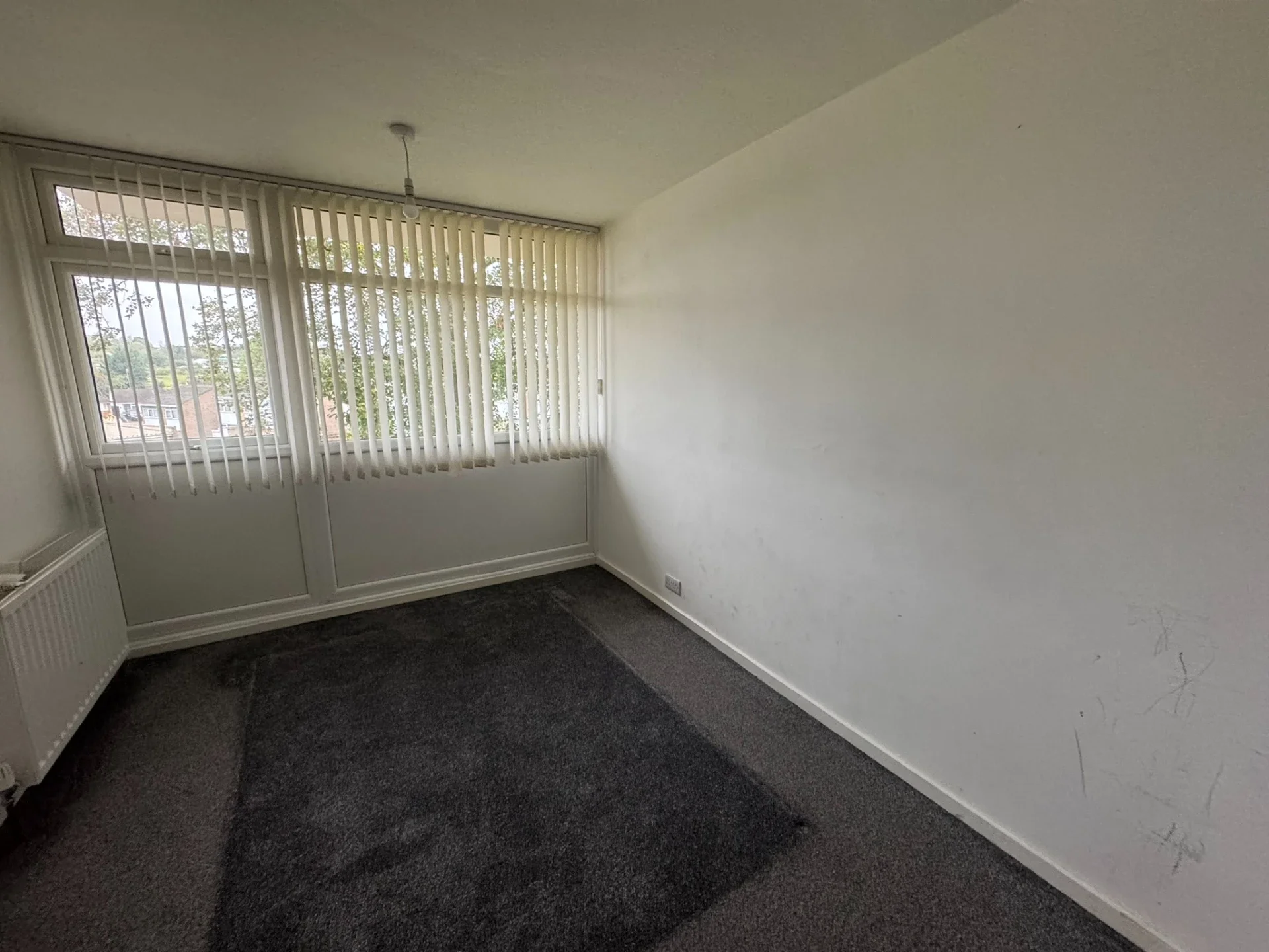 Flat Lulworth Close in Leicester
