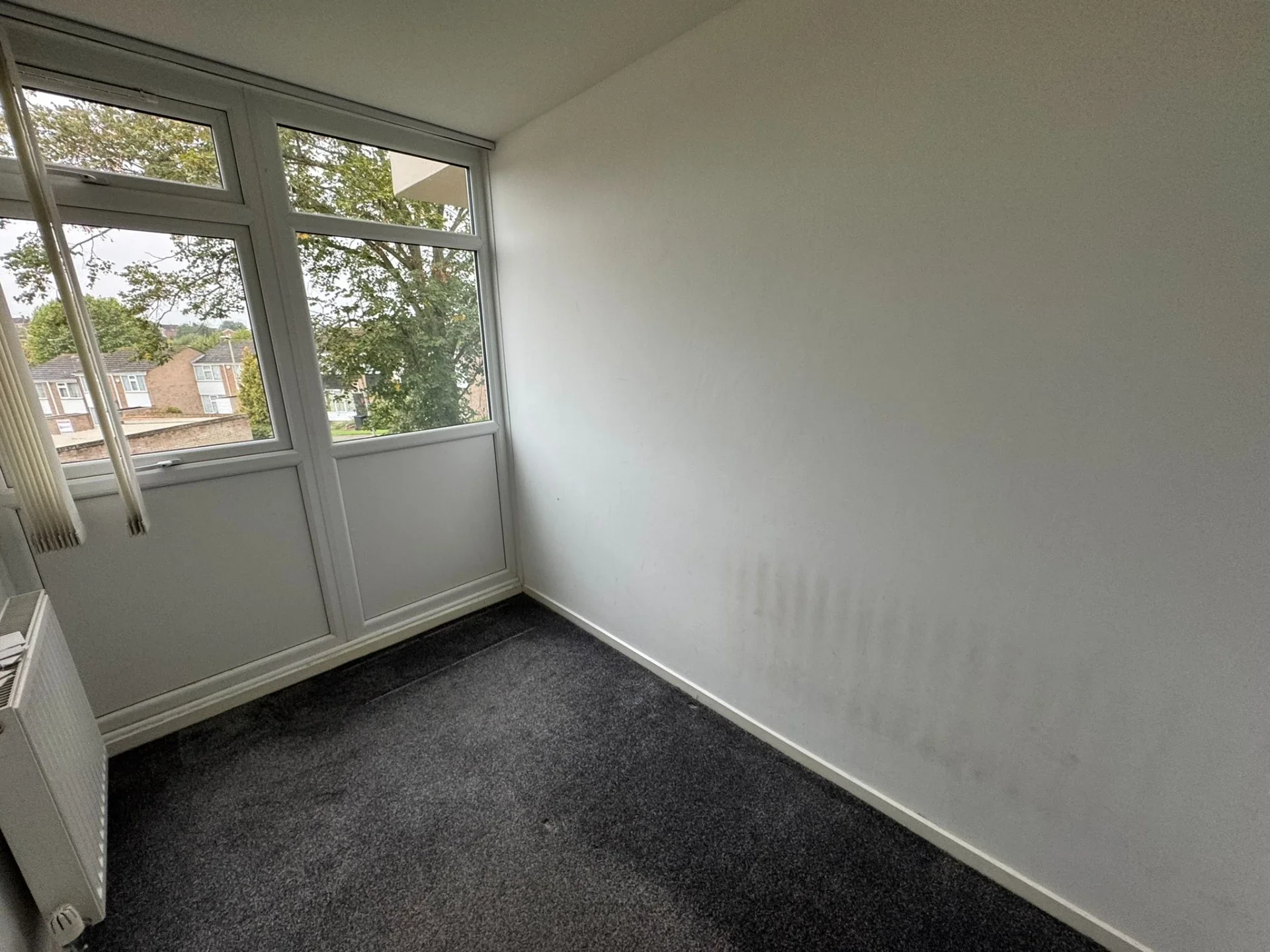 Flat Lulworth Close in Leicester