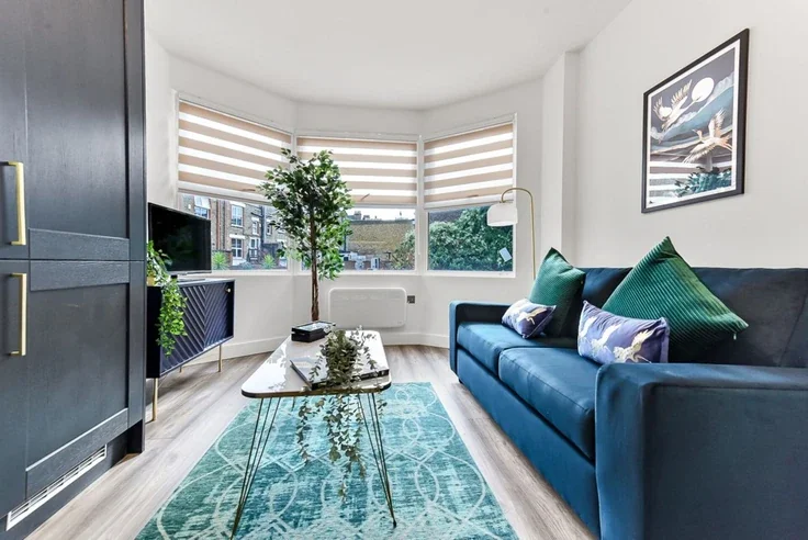 Flat Elder Avenue in Greater London