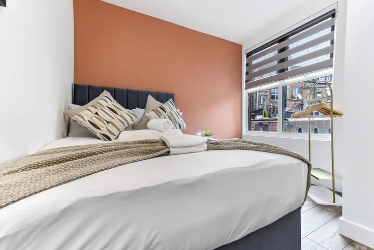 Flat Elder Avenue in Greater London
