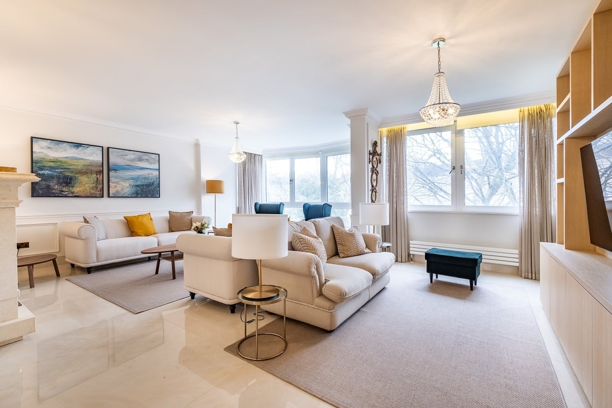 Flat Cambridge Square in City of Westminster