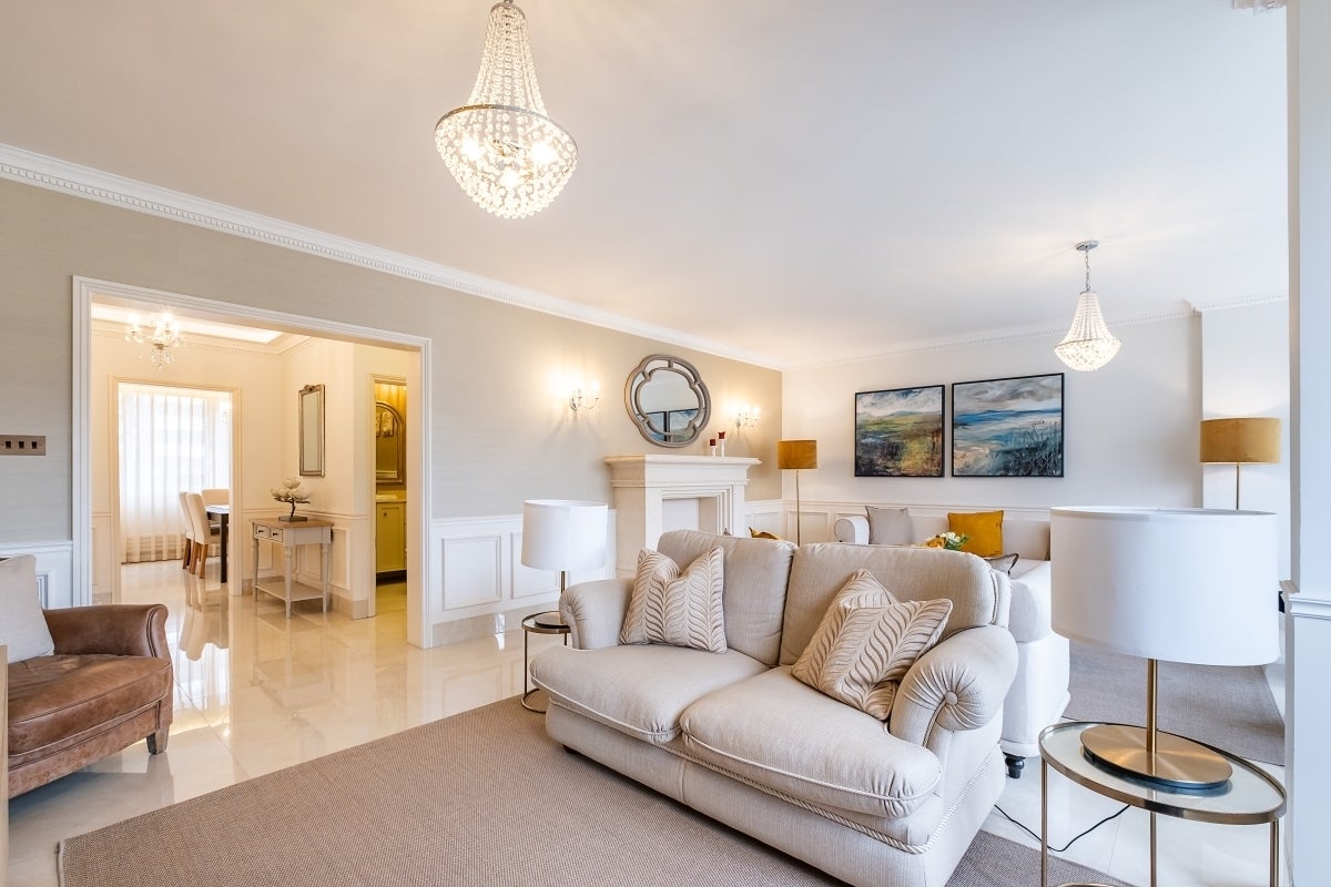 Flat Cambridge Square in City of Westminster