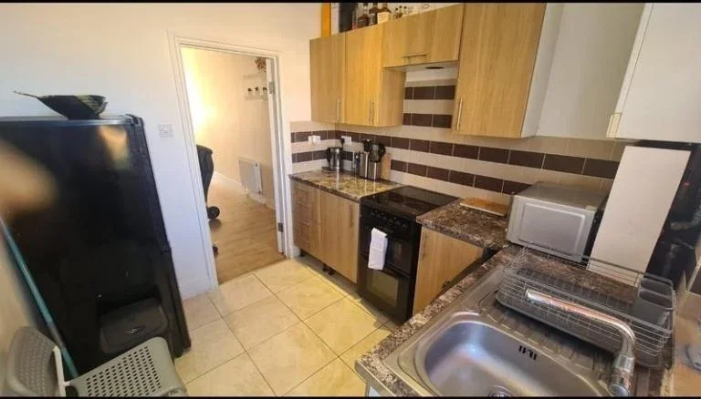 Flat Warrington Road in Greater London