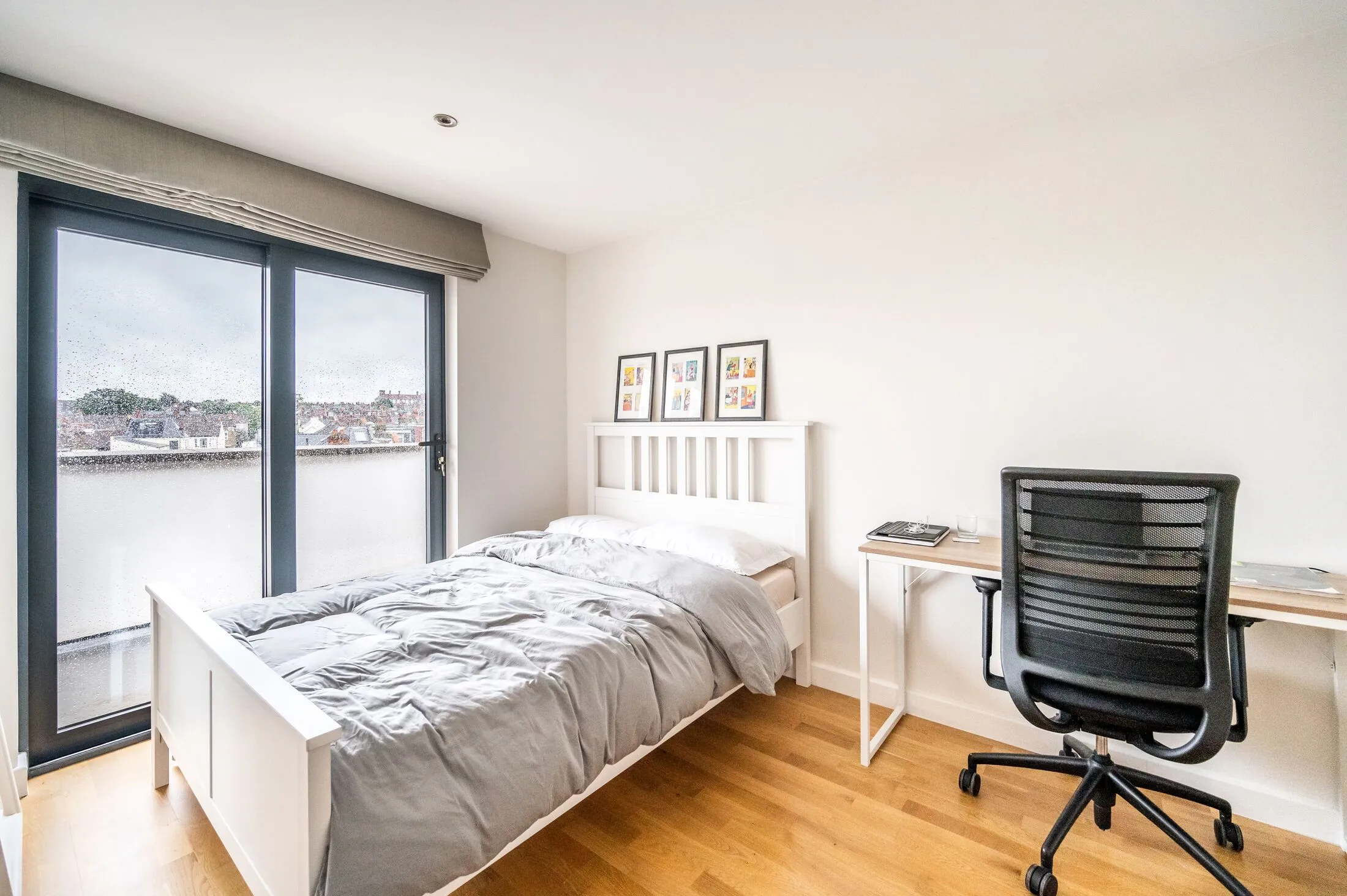 Flat Ashvale Road in Greater London