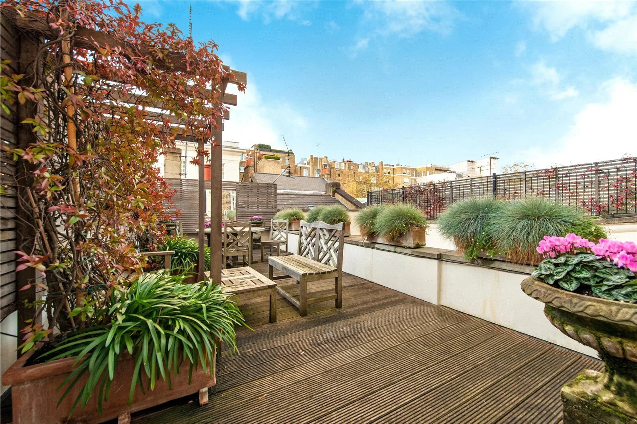 Flat Eaton Place in City of Westminster