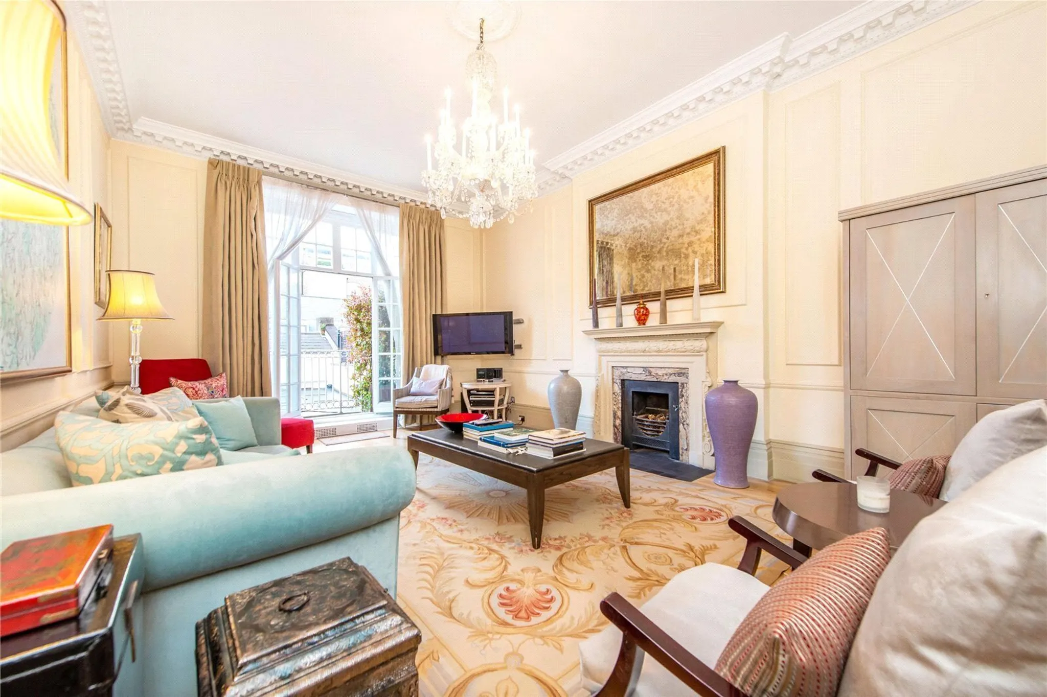 Flat Eaton Place in City of Westminster