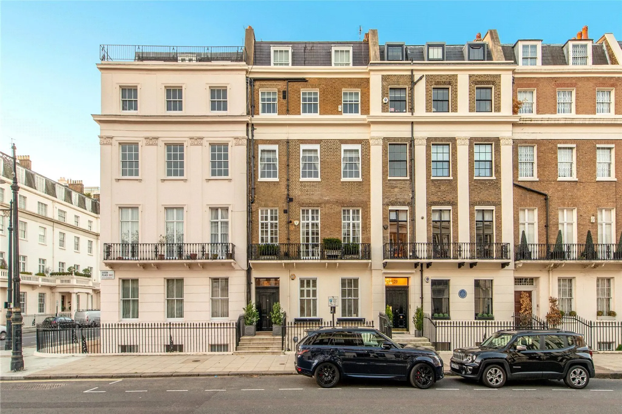 Flat Eaton Place in City of Westminster