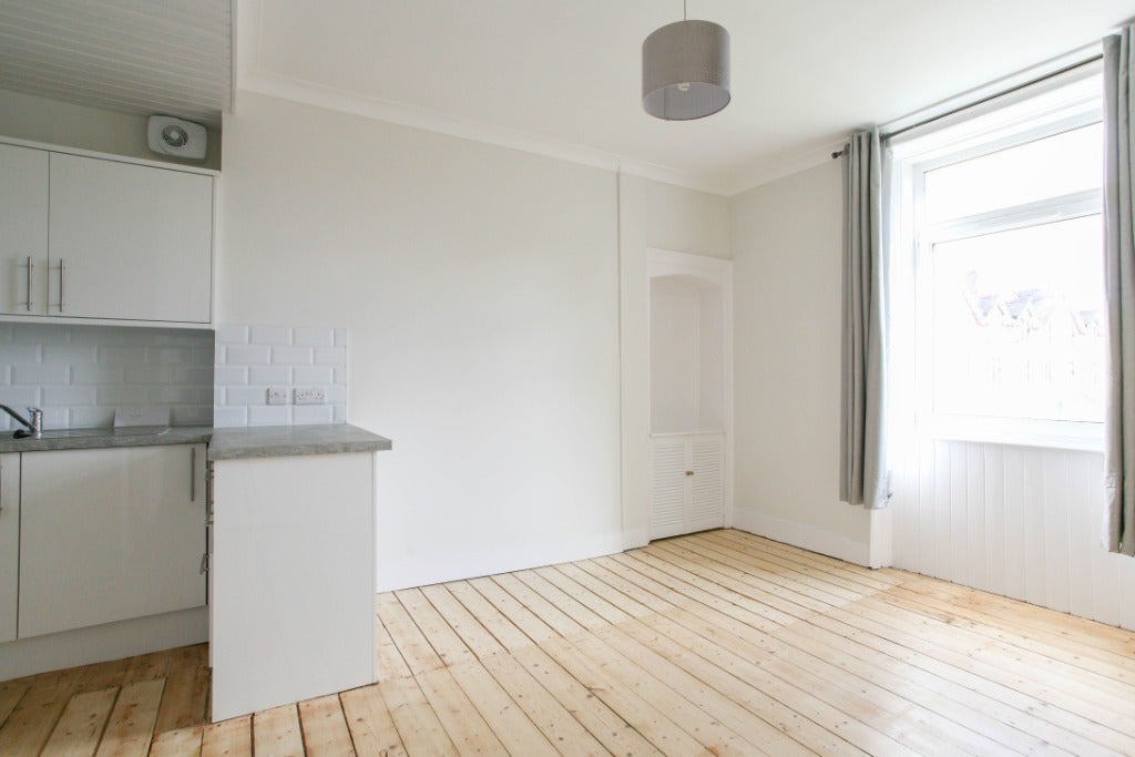 Flat Oswald Terrace in City of Edinburgh