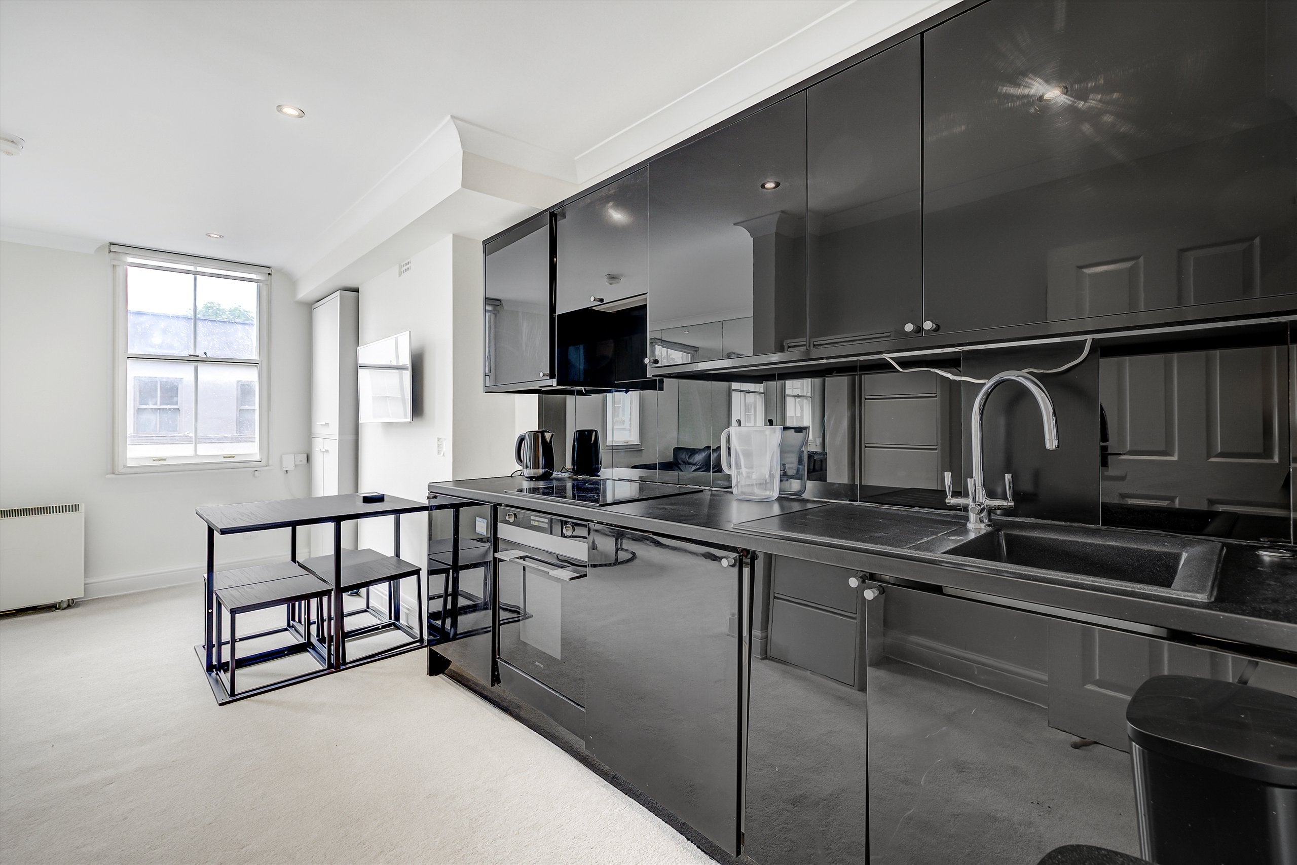 Flat Walton Street in Greater London