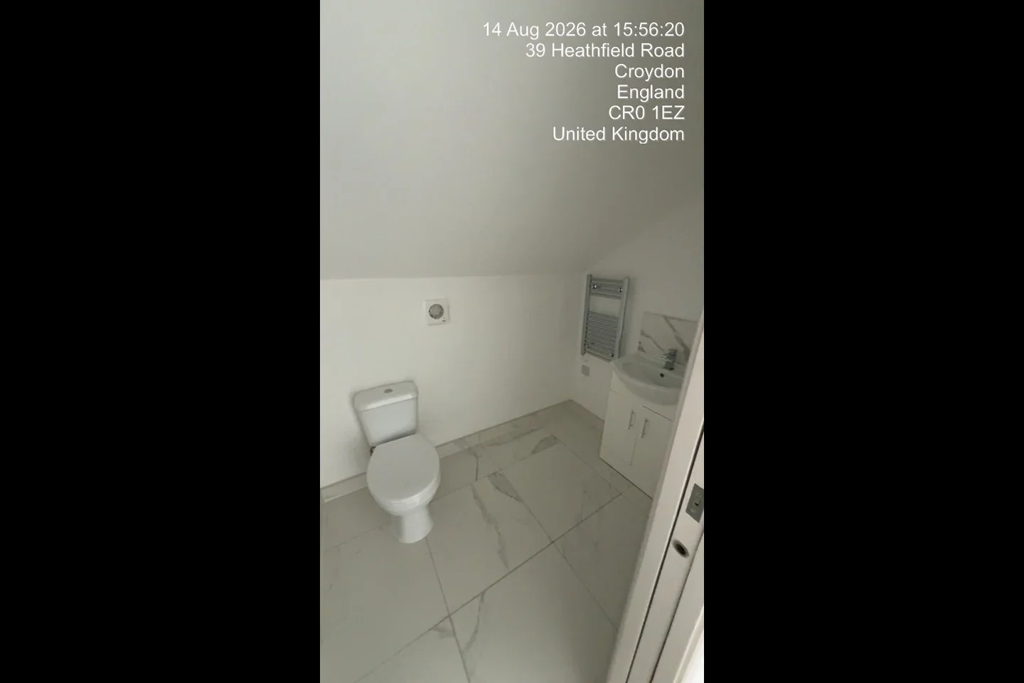 Room Heathfield Road in Greater London