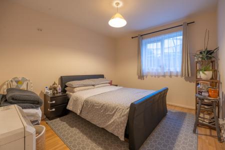 Flat Arbour View Court in Northampton
