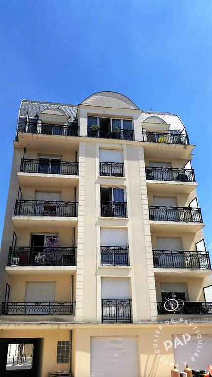 Flat Place François Mitterrand in Alfortville