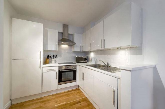 Flat Chitty Street in Greater London