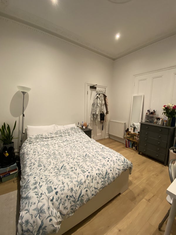 Room East Hill in Greater London