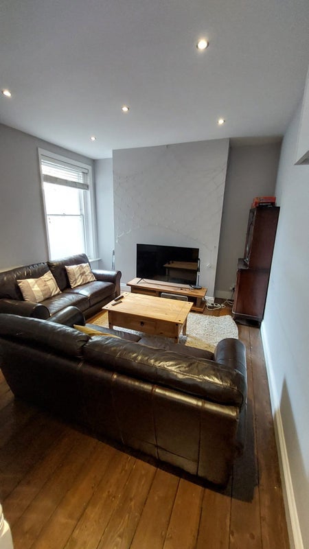Room East Hill in Greater London