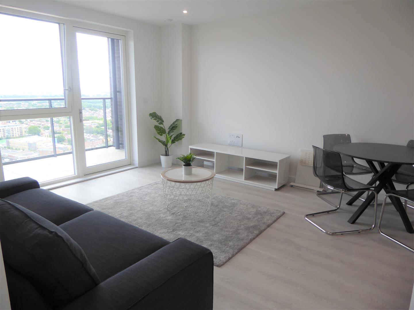 Flat Prince Regent Road in Greater London