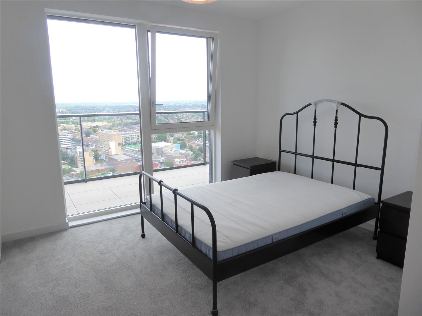 Flat Prince Regent Road in Greater London