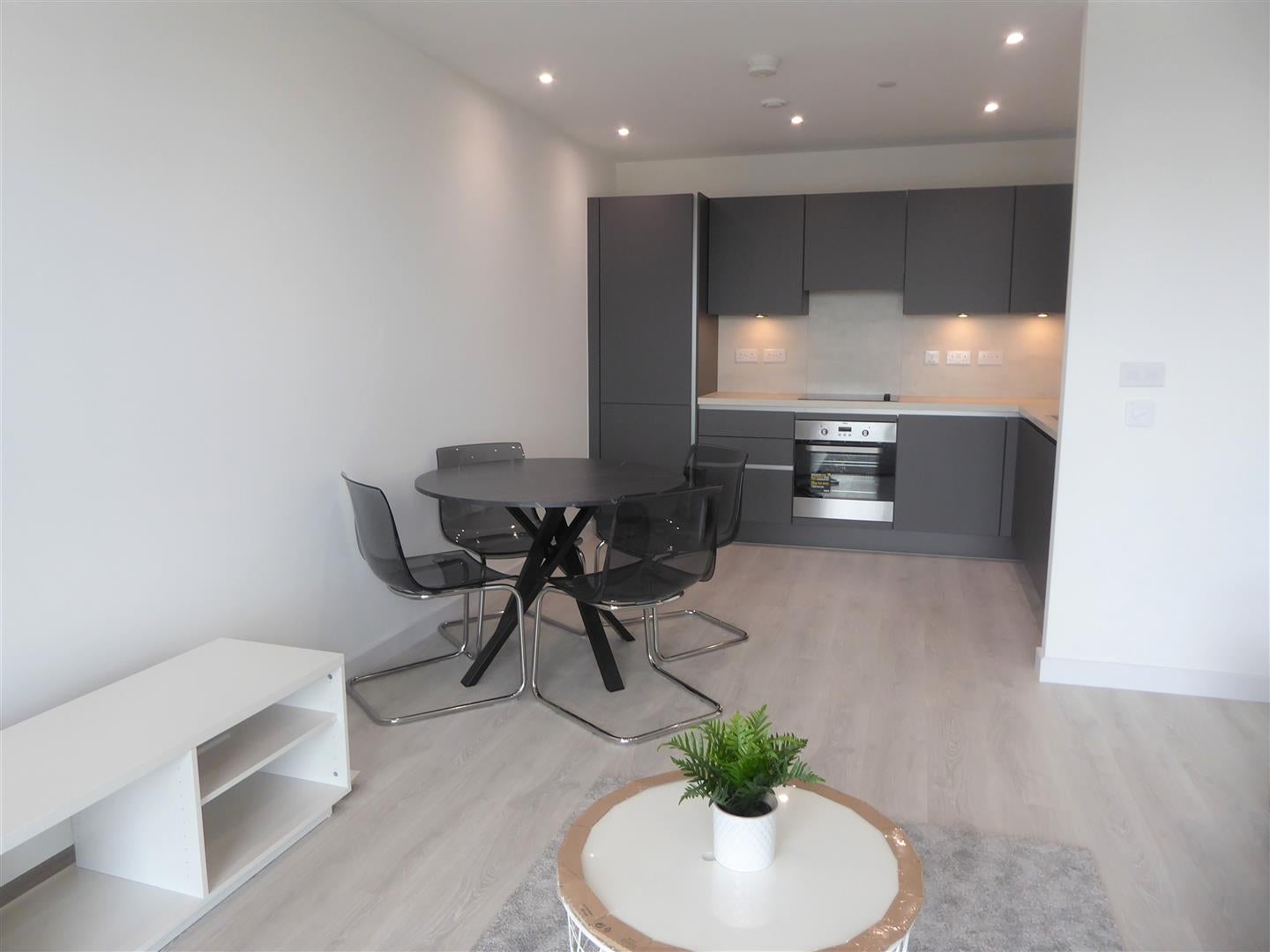 Flat Prince Regent Road in Greater London