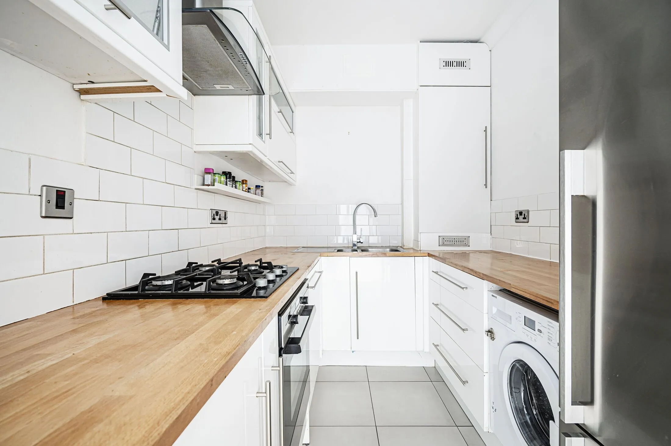 Flat Hackney Road in Greater London