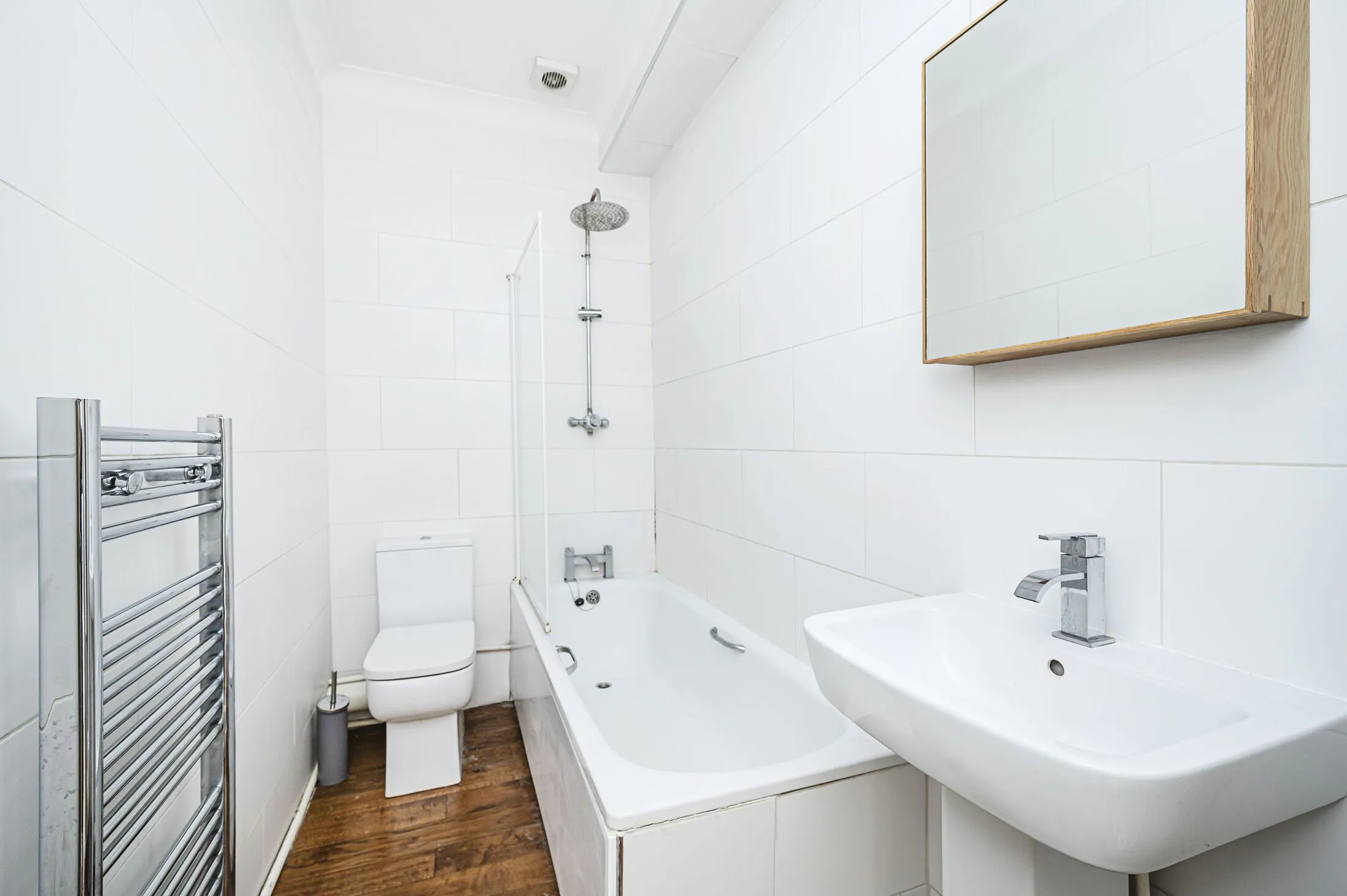 Flat Hackney Road in Greater London