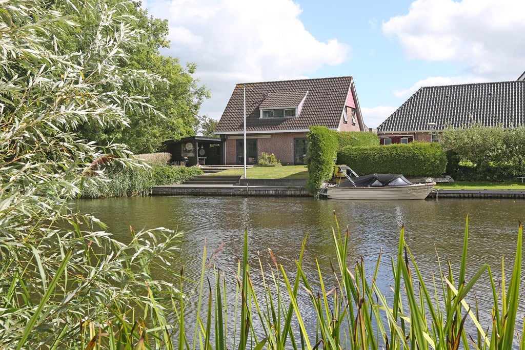 Huis Van Harinxmaloane 35 in De Westereen