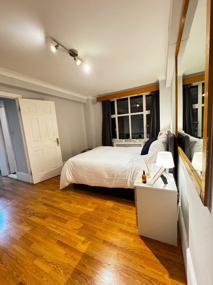 Room Park West Place in City of Westminster